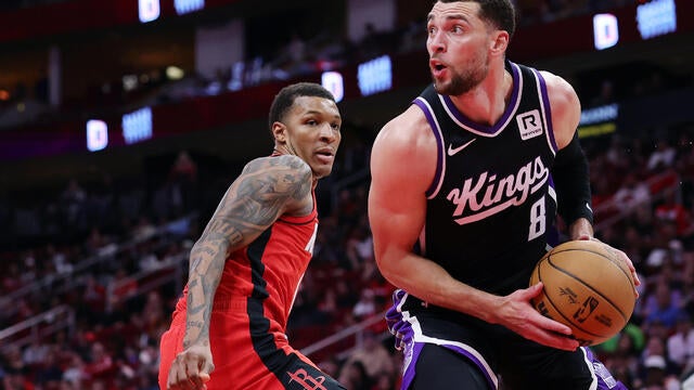 Sacramento Kings v Houston Rockets 