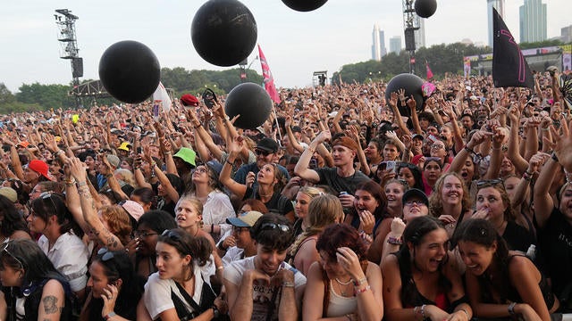 jake-barlow-lollapalooza-crowd-3.jpg 